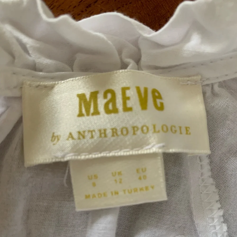 Maeve by Anthropologie Polkadot Puff Sleeve Top Size 6 White Blouse Cropped